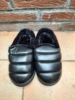 Zwarte fleece pantoffels maat 40/41, Vêtements | Femmes, Chaussures, Noir, Enlèvement ou Envoi, Pantoufles, Neuf