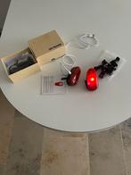 Gps-tracker & achterlicht (werkt met SIM-kaart & applicatie), Fietsen en Brommers, Fietsaccessoires | Fietsverlichting, Overig