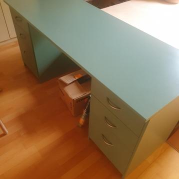 bureau beschikbaar voor biedingen