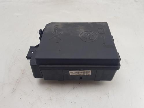 ZEKERINGKAST Opel Mokka / Mokka X (|42607101|42588098|), Auto-onderdelen, Elektronica en Kabels, Opel, Gebruikt