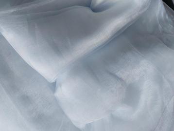 Tissu organza uni blanc beschikbaar voor biedingen