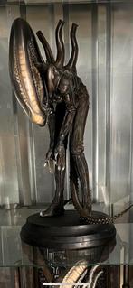 Statue alien 1/3 Mamegyorai hr giger, Collections, Statues & Figurines