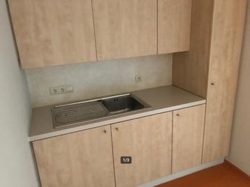 compacte keuken kitchenette beschikbaar voor biedingen
