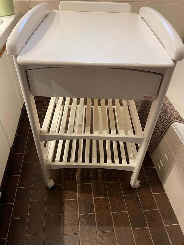 Witte houten commode van het merk Troll, Kinderen en Baby's, Kinderkamer | Tafels en Stoelen, Gebruikt, Tafel(s), Ophalen