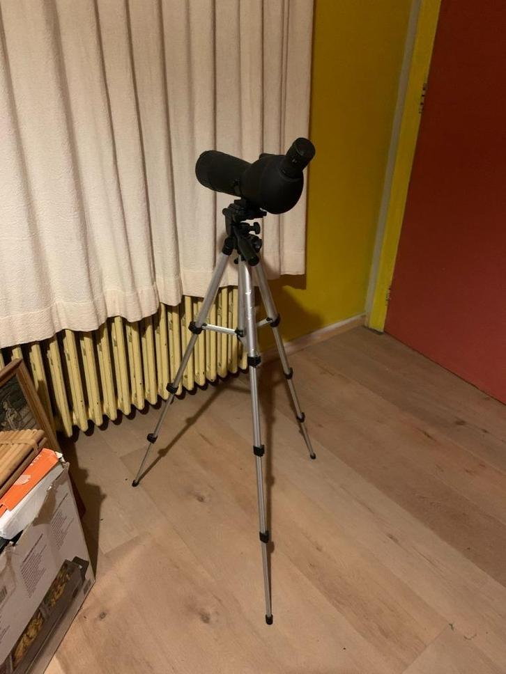 Verrekijker + statief, Audio, Tv en Foto, Optische apparatuur | Verrekijkers, Zo goed als nieuw, Porro (met knik), 20x of meer