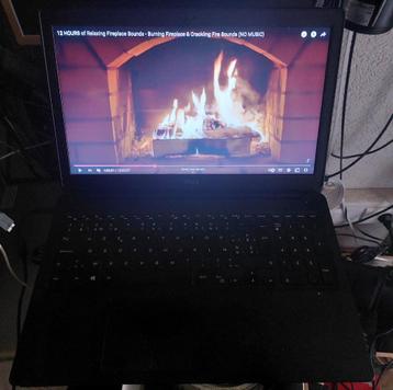 degelijke Dell laptop 15 inch i5 gen8 8GB ram 250GB SSD win1 beschikbaar voor biedingen
