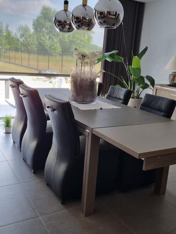 Eetkamerstoelen - 6 stuks beschikbaar voor biedingen