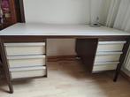 Vintage bureau in metaal met 6 grote schuiven. Bruin/beige, Huis en Inrichting, Bureaus, Ophalen, Gebruikt, Bureau