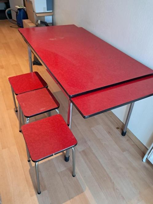 Tafel jaren 70....+ 3 tabouretjes, Antiek en Kunst, Antiek | Meubels | Tafels, Ophalen