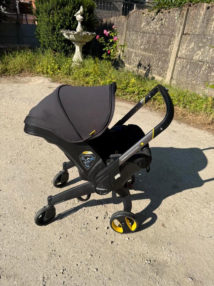 Doona+ zwarte kinderwagen - zeer goede staat, Kinderen en Baby's, Kinderwagens en Combinaties, Kinderwagen, Ophalen