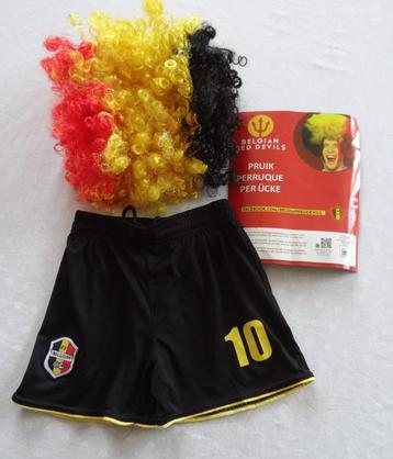 Rode Duivels – voetbal short en pruik    € 3 beschikbaar voor biedingen