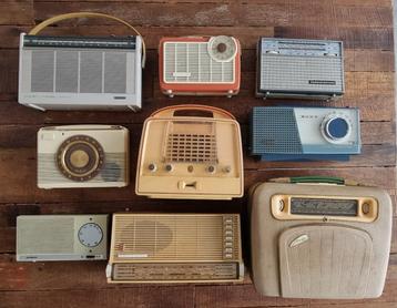 Vintage oude radio's beschikbaar voor biedingen