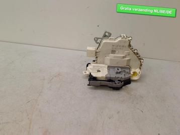 SERRURE DE PORTE AVANT GAUCHE A4 Avant (B8) (8J1837015D), Utilisé, Gauche, Audi