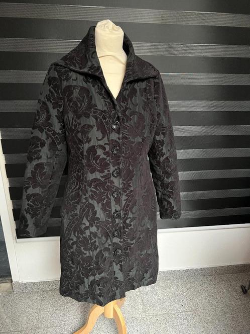 Zwarte dames jas / mantel van DESIGUAL maat 42 goud achter, Kleding | Dames, Jassen | Winter, Zo goed als nieuw, Maat 42/44 (L)