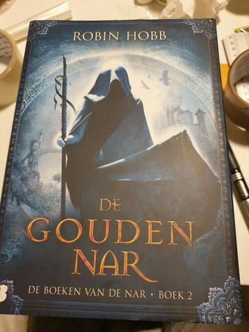 Robin Hobb - De gouden nar.  BOEK 2 De boeken van de nar QNS disponible aux enchères