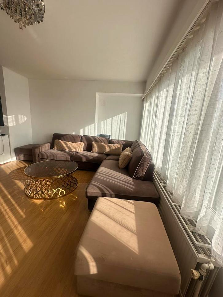 Canapé L taupe + 2 poufs, Maison & Meubles, Canapés | Coins salons complets, Comme neuf, Tissus, Enlèvement