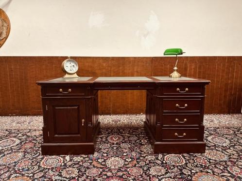 Klassiek Engels Chesterfield Bureau, Antiek en Kunst, Antiek | Kantoor en Zakelijk, Ophalen of Verzenden