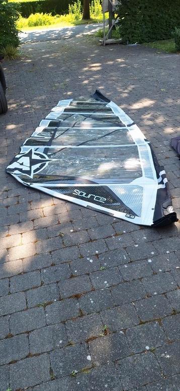 Diverse windsurf zeilen te koop wegens stopzetting surf beschikbaar voor biedingen