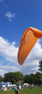Aile parapente En B, Sport en Fitness, Zweefvliegen en Paragliding, Ophalen of Verzenden, Zo goed als nieuw, Complete paraglider