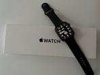Apple Watch SE (Gen 2) 44mm, Handtassen en Accessoires, Smartwatches, Gebruikt, Zwart, IOS, Ophalen of Verzenden