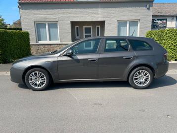 Alfa Romeo 159 2.0jtd carnet contrôle technique ok beschikbaar voor biedingen
