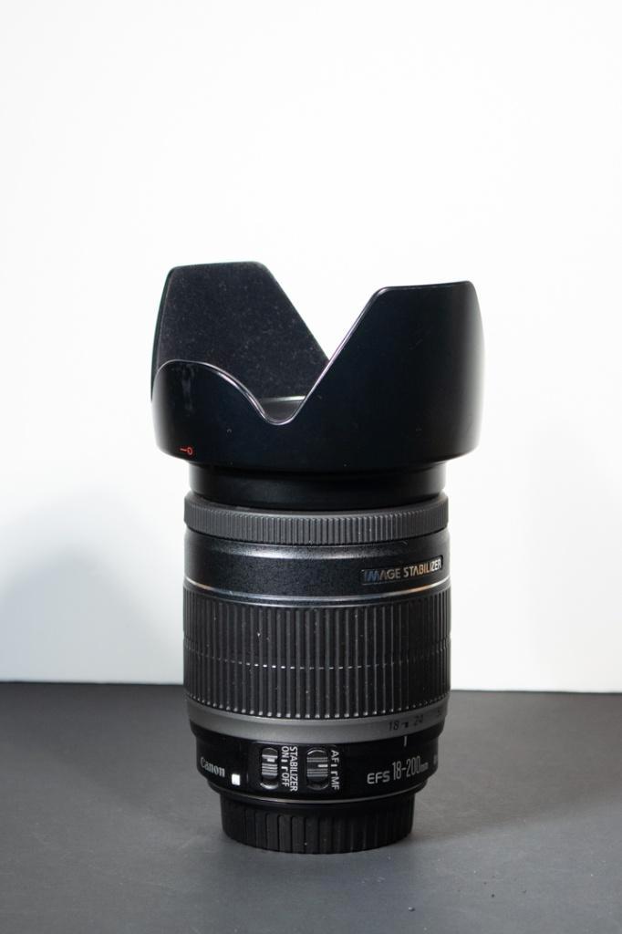 Canon efs 18-200 IS toutes vos photos avec 1 oblectif, TV, Hi-fi & Vidéo, Photo | Lentilles & Objectifs, Comme neuf, Zoom, Enlèvement