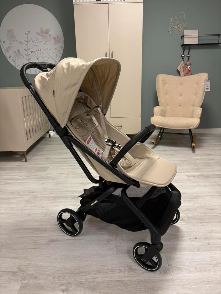 Easywalker buggy Rockey M bright taupe, Kinderen en Baby's, Buggy's, Zo goed als nieuw, Overige merken, Regenhoes, Verstelbare rugleuning