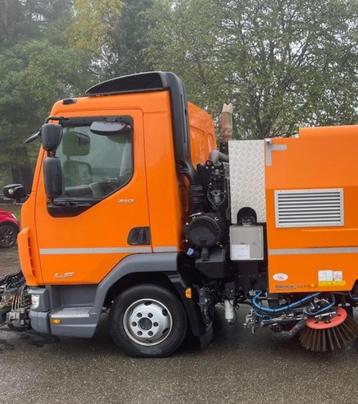 DAF LF 210 FA Kehrmaschine beschikbaar voor biedingen