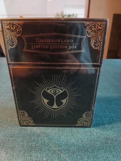 Tomorrowland limited edition box nog in plastiek., Cd's en Dvd's, Dvd's | Tv en Series, Nieuw in verpakking, Ophalen