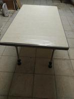 Tafel in kunststof en opplooibaar, Ophalen, Zo goed als nieuw