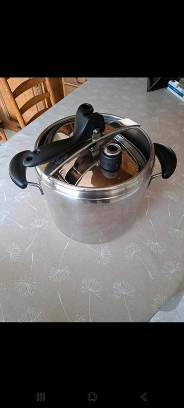 Snelkookpan lagostina 7L beschikbaar voor biedingen