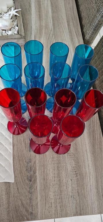 Champagne flutten plastic beschikbaar voor biedingen