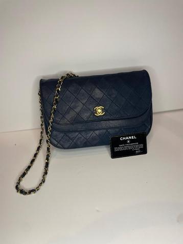 Chanel classic dubbele flap beschikbaar voor biedingen