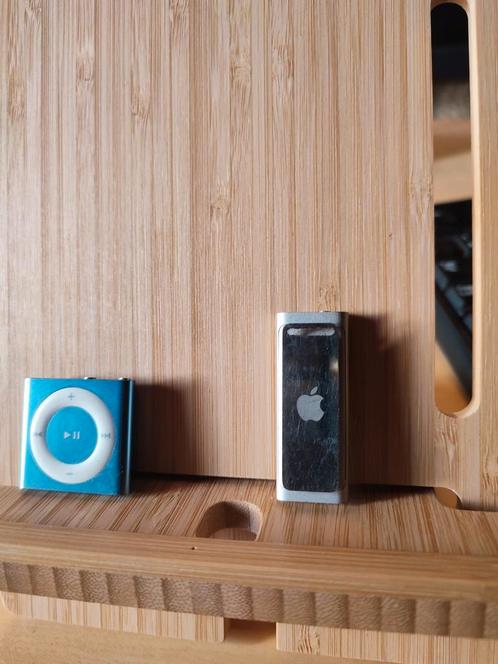 Vintage Apple iPod shuffle's, Audio, Tv en Foto, Mp3-spelers | Apple iPod, Zo goed als nieuw, Shuffle, Minder dan 2 GB, Blauw