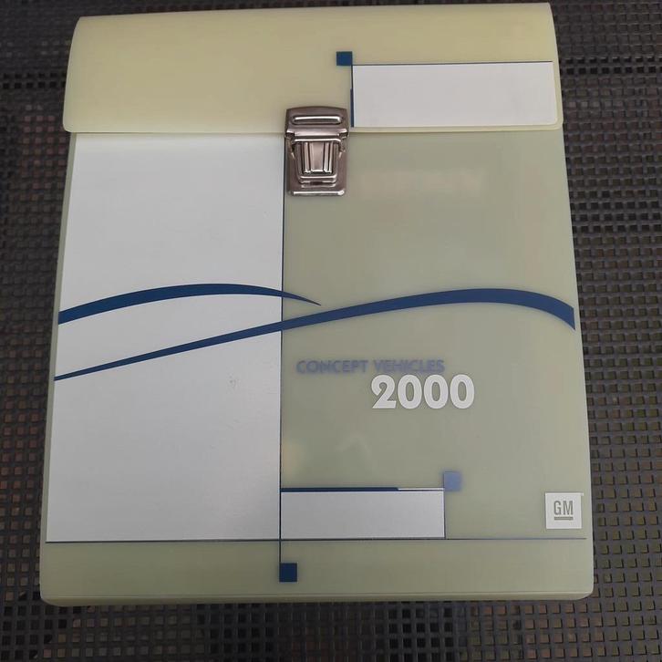 INFORMATIONS PRESSE  GENERAL MOTORS 2000 BROCHUR UNIQUE, Autos : Divers, Autos divers Autre, Enlèvement