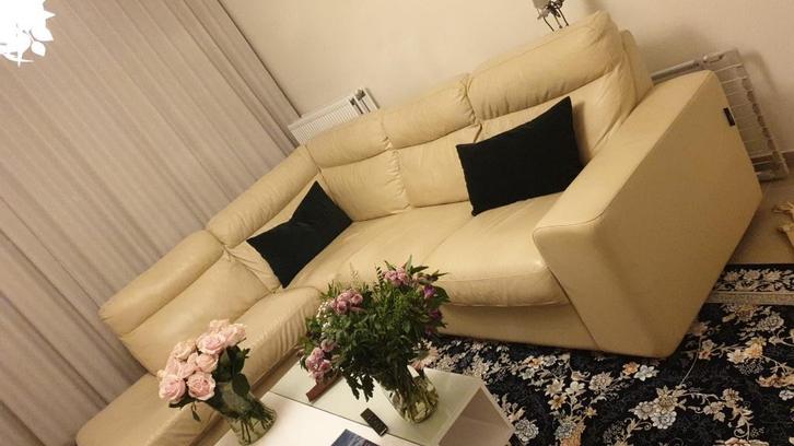 Beige leren zetel Château d’Ax, Huis en Inrichting, Zetels | Zetels, Gebruikt, Hoekbank, Vierpersoons of meer, 200 tot 250 cm