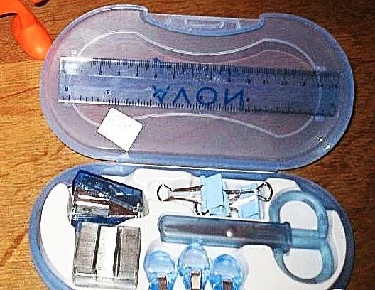 AVON : pour tous : petit plumier de dépannage, Divers, Fournitures scolaires, Neuf, Enlèvement ou Envoi