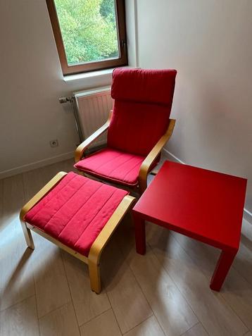 Ikea stoel Poang met voetsteun en tafeltje beschikbaar voor biedingen