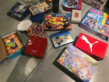 Knuffels, puzzels, spelletjes, enz… beschikbaar voor biedingen