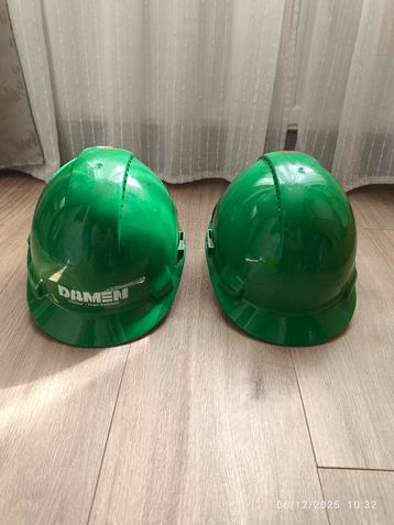 2 casques de sécurité beschikbaar voor biedingen