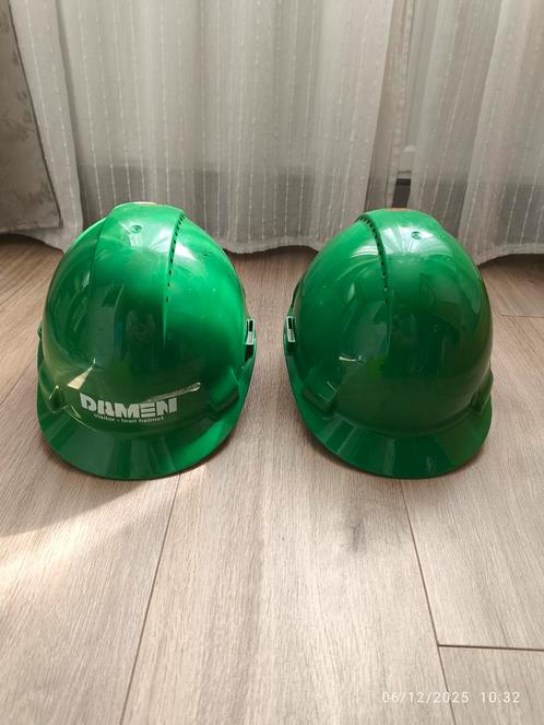 2 casques de sécurité, Doe-het-zelf en Bouw, Veiligheidshelmen, Zo goed als nieuw, Ophalen