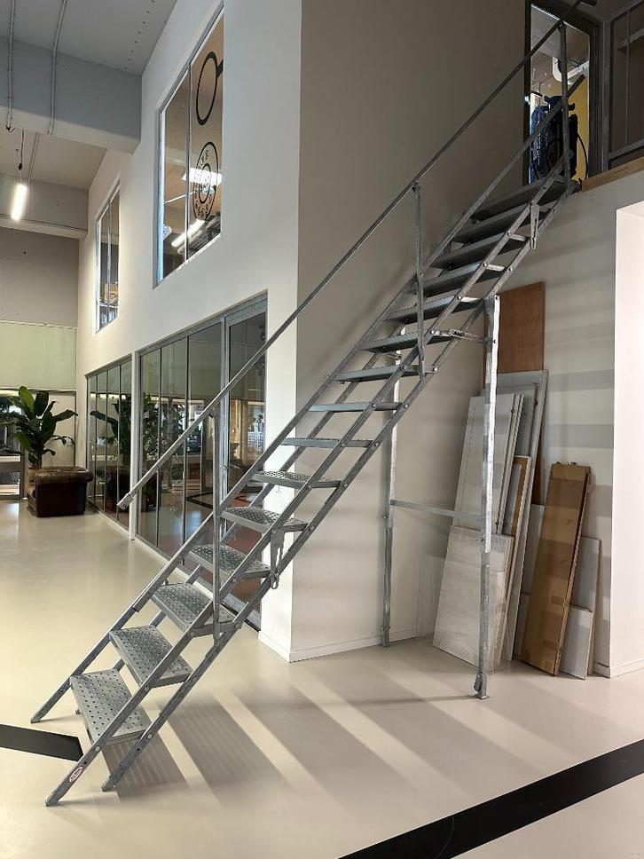 Magazijntrappen | Trappen | Stalen trappen, Cd's en Dvd's, Cd's | Wereldmuziek, Gebruikt, Overige soorten, Ophalen