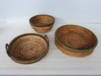 Vintage rotan schalen met koperen rand in stijl van Crespi, Ophalen of Verzenden, Gebruikt, Rond, Schaal