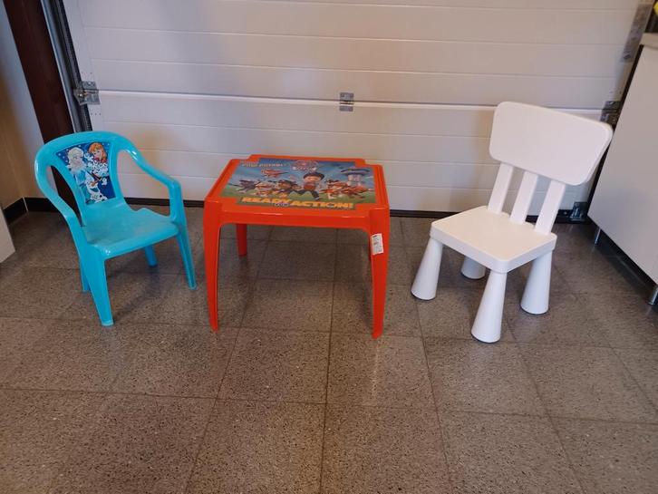 Tafel en stoeltjes, Kinderen en Baby's, Speelgoed | Speeltafels, Zo goed als nieuw, Ophalen