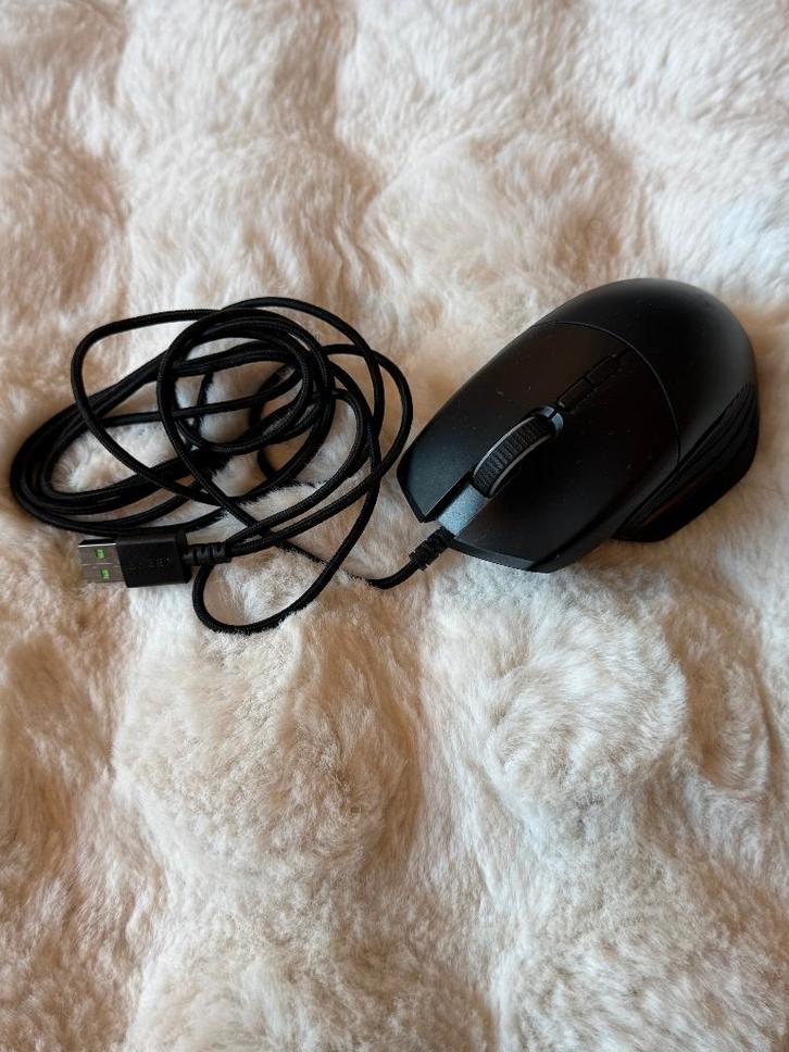 Razer Basilisk Gaming Muis RGB, Computers en Software, Muizen, Gebruikt, Muis, Rechtshandig, Bedraad, Gaming muis, Ophalen of Verzenden