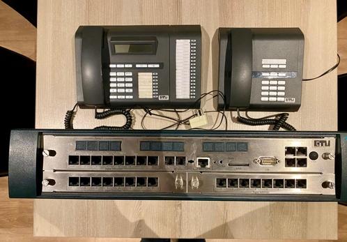 Analoge telefooncentrale Siemens Hipath 3300 V24 (tot 24 tel, Télécoms, Standards téléphoniques & Centraux téléphoniques, Utilisé
