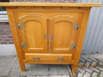 kast beschikbaar voor biedingen