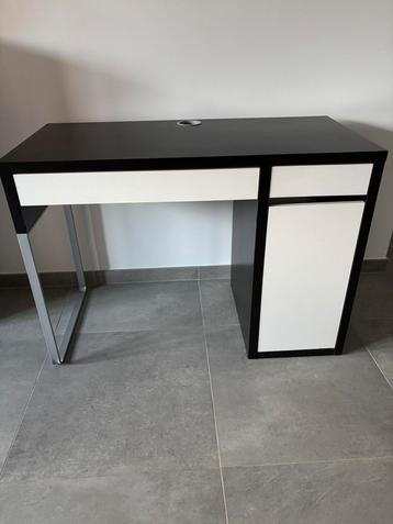 IKEA Micke bureau 105x50 cm beschikbaar voor biedingen