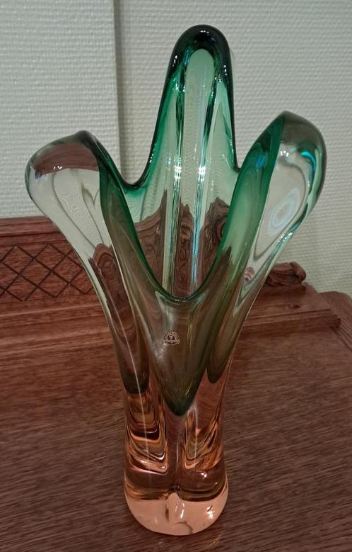 Tweekleurige kristallen vaas, merk Borocrystal, Antiek en Kunst, Antiek | Glaswerk en Kristal, Ophalen