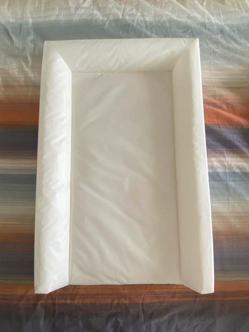 IKEA VÄDRA aankleedmatras + bescherming, Kinderen en Baby's, Badjes en Verzorging, Gebruikt, Aankleedkussen, Overige merken, Standaard